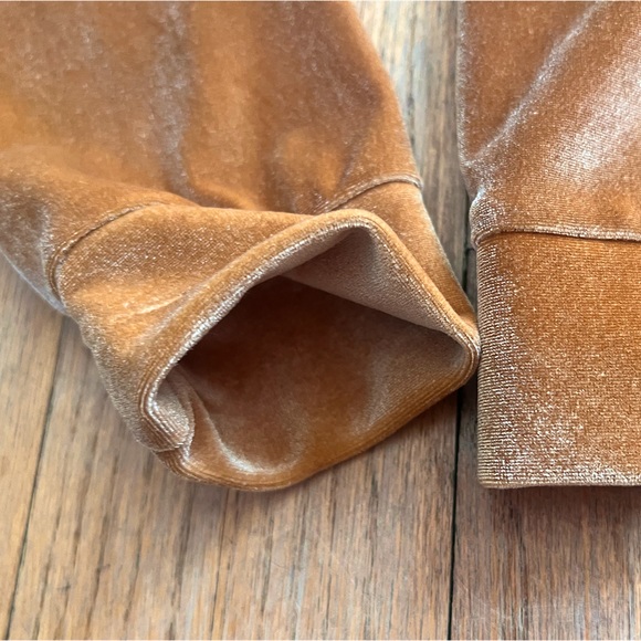 NWOT Fabletics Donna Velour Hoodie in Light Honey, Womens size S small - Picture 9 of 11